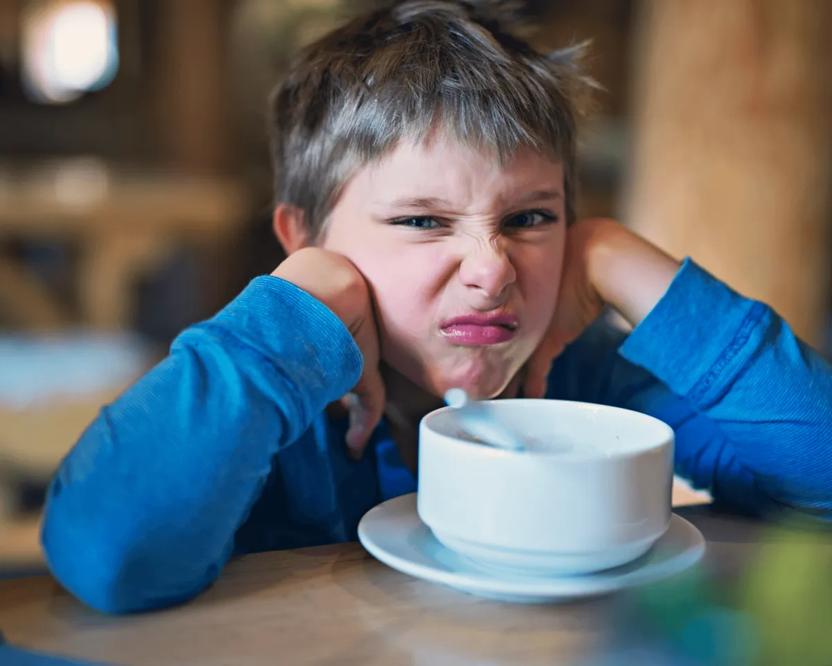 Seletividade Alimentar no Autismo – O Que é e Como Ajudar?